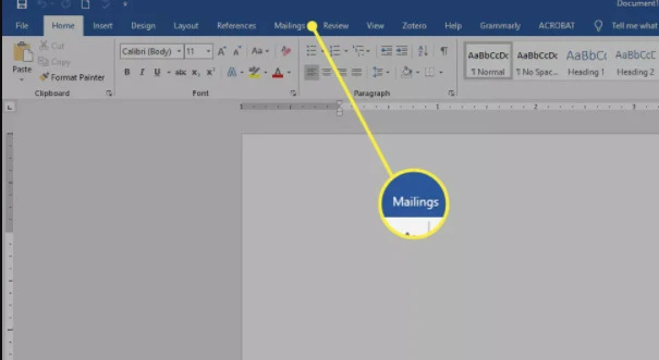 Tạo một tài liệu trống trong Word và chuyển đến tab Mailings