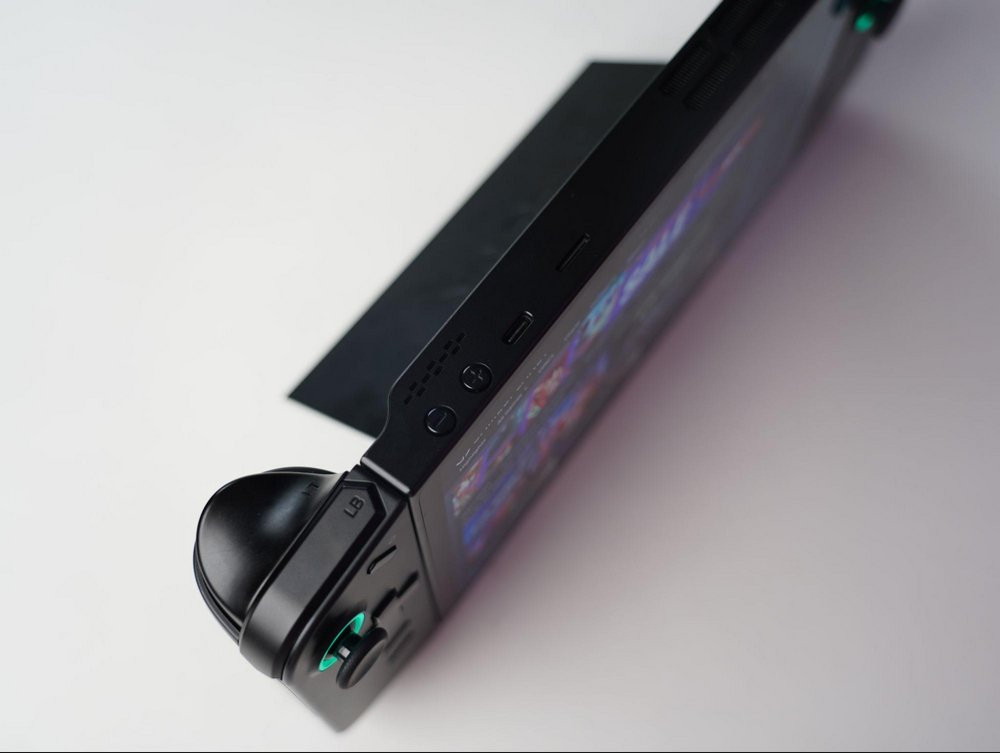 Cổng kết nối Lenovo Legion Go